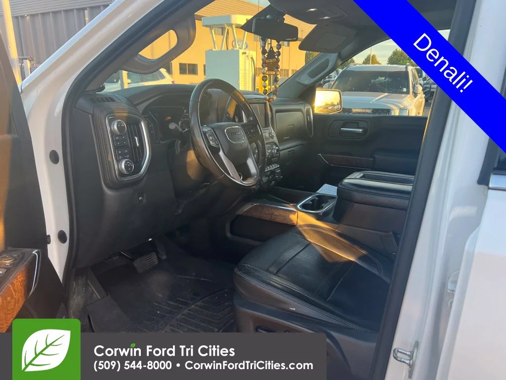 Used 2020  GMC Denali image 3