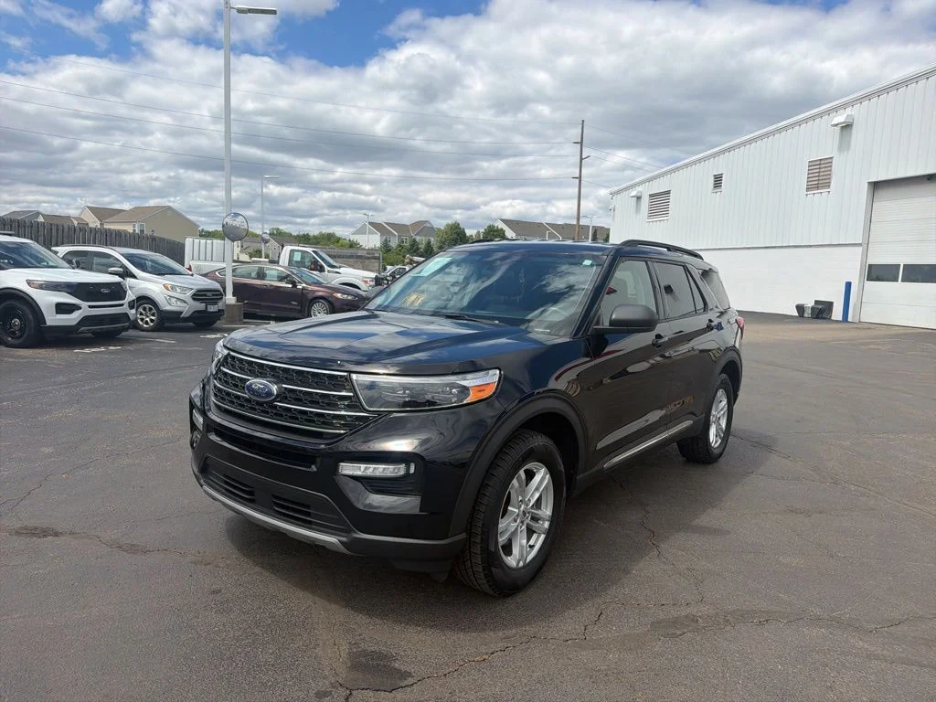 Used 2022 Black Ford XLT image 4