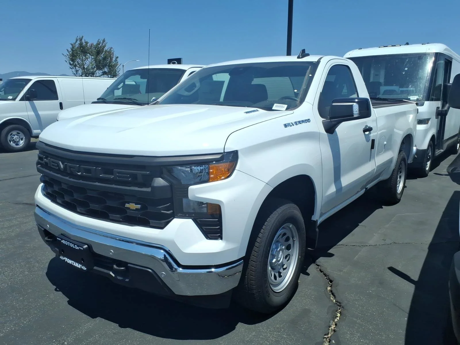 New 2026 Summit White Chevrolet WT image 25