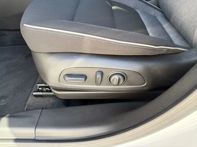 Used 2024 Summit White Chevrolet LT image 21