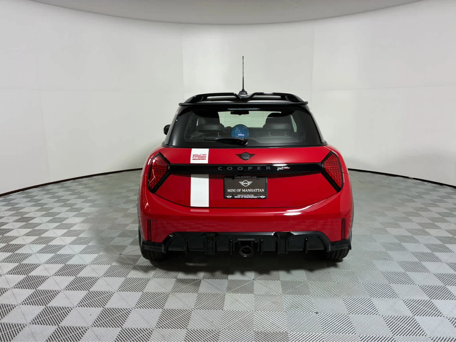 New 2026 Chili Red II MINI Iconic image 4