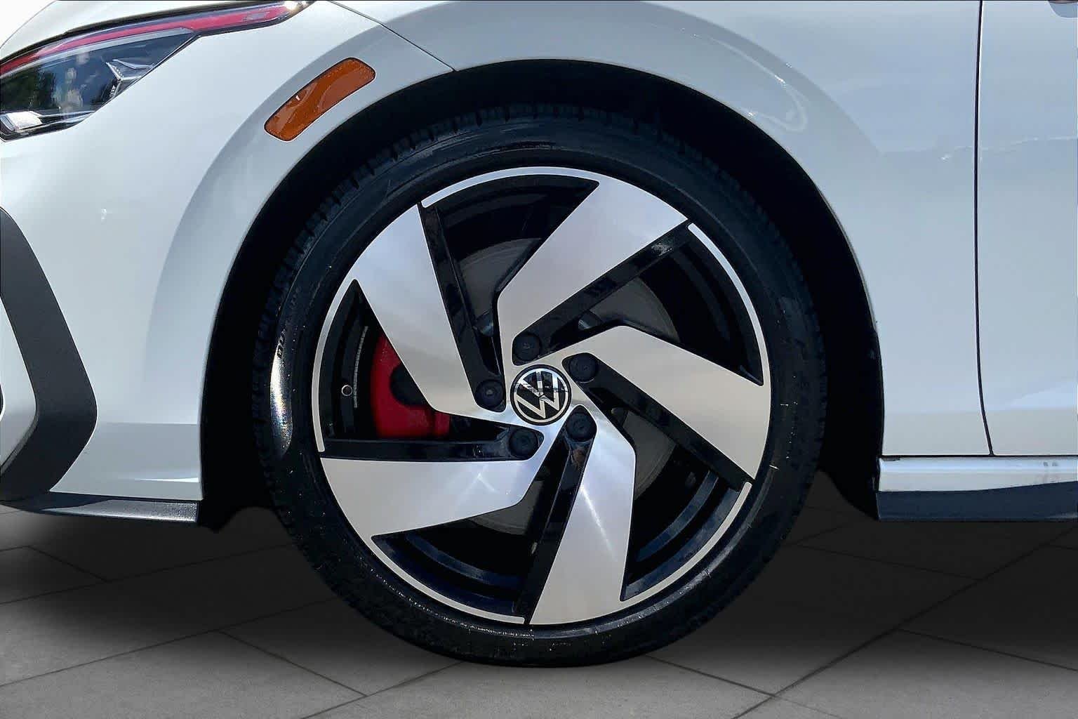 Used 2025 Opal White Pearl Volkswagen S image 10