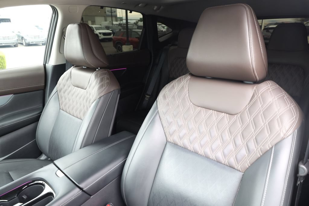 Used 2025 Everest White Pearl Tricoat Nissan Platinum image 16