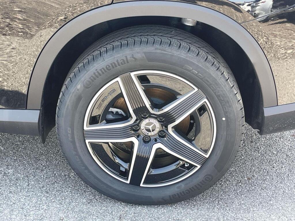 New 2026 2040/Black Mercedes-Benz GLC 300 image 16