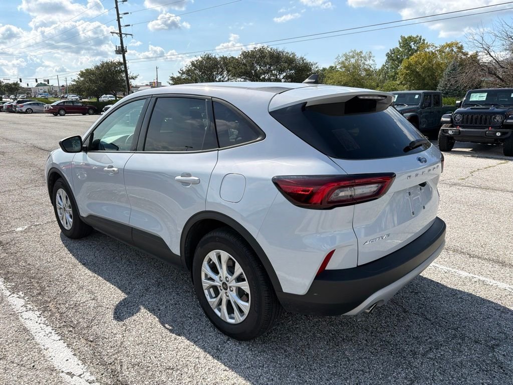 Used 2025 Silver Ford Active image 3