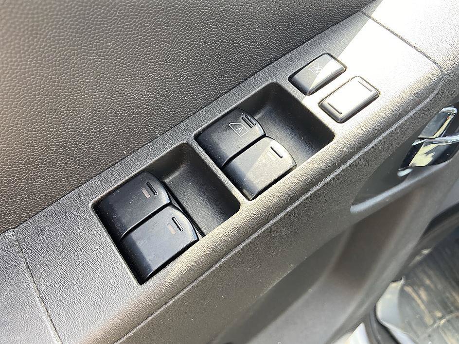 Used 2018 Brilliant Silver Nissan PRO-4X image 13
