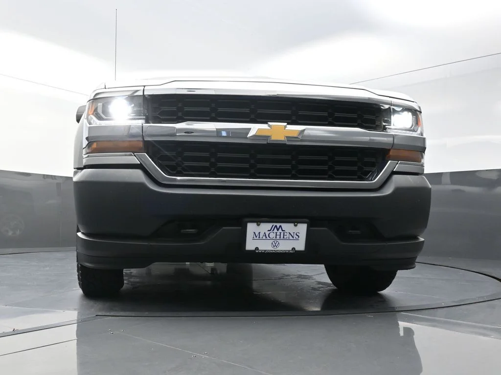 Used 2018 Silver Chevrolet WT image 22