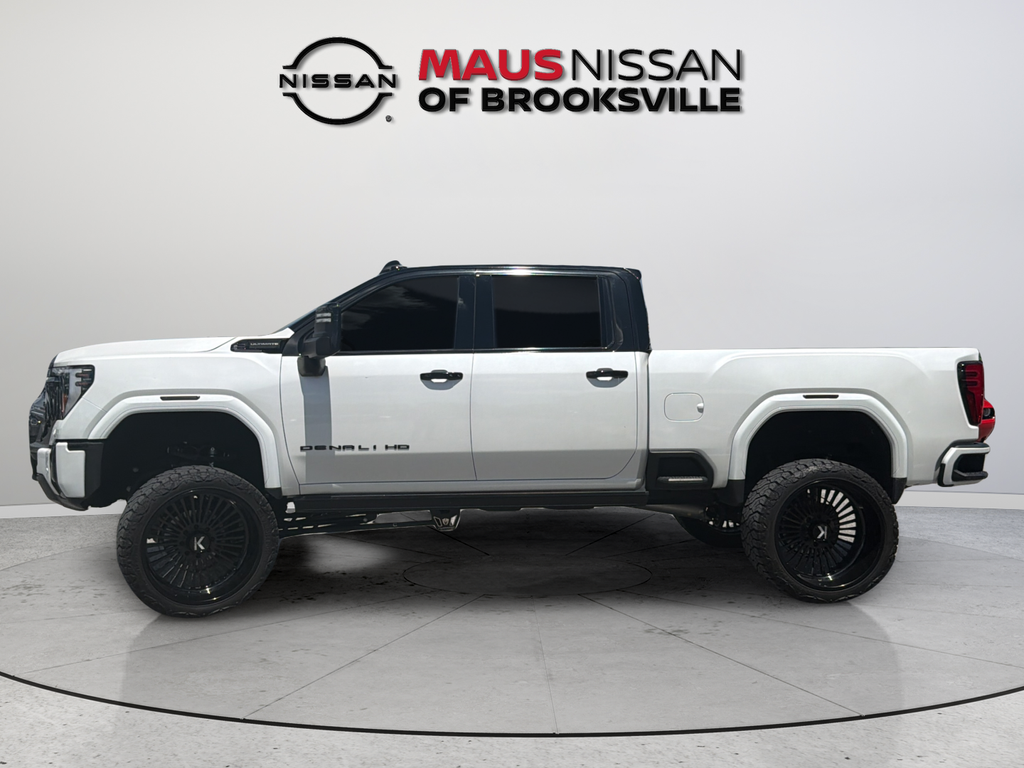 Used 2024 White GMC Denali Ultimate image 6