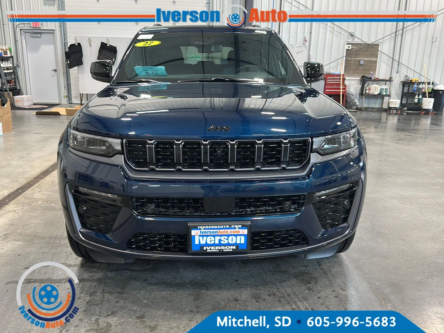 New 2027 Fathom Blue Pearl-Coat Paint Jeep Limited Reserve image 2