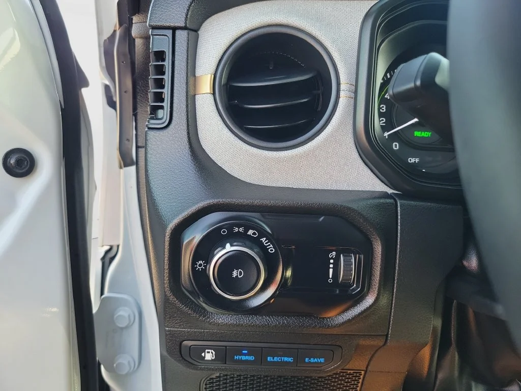 Certified Used 2025 White Jeep Willys 4xe image 26