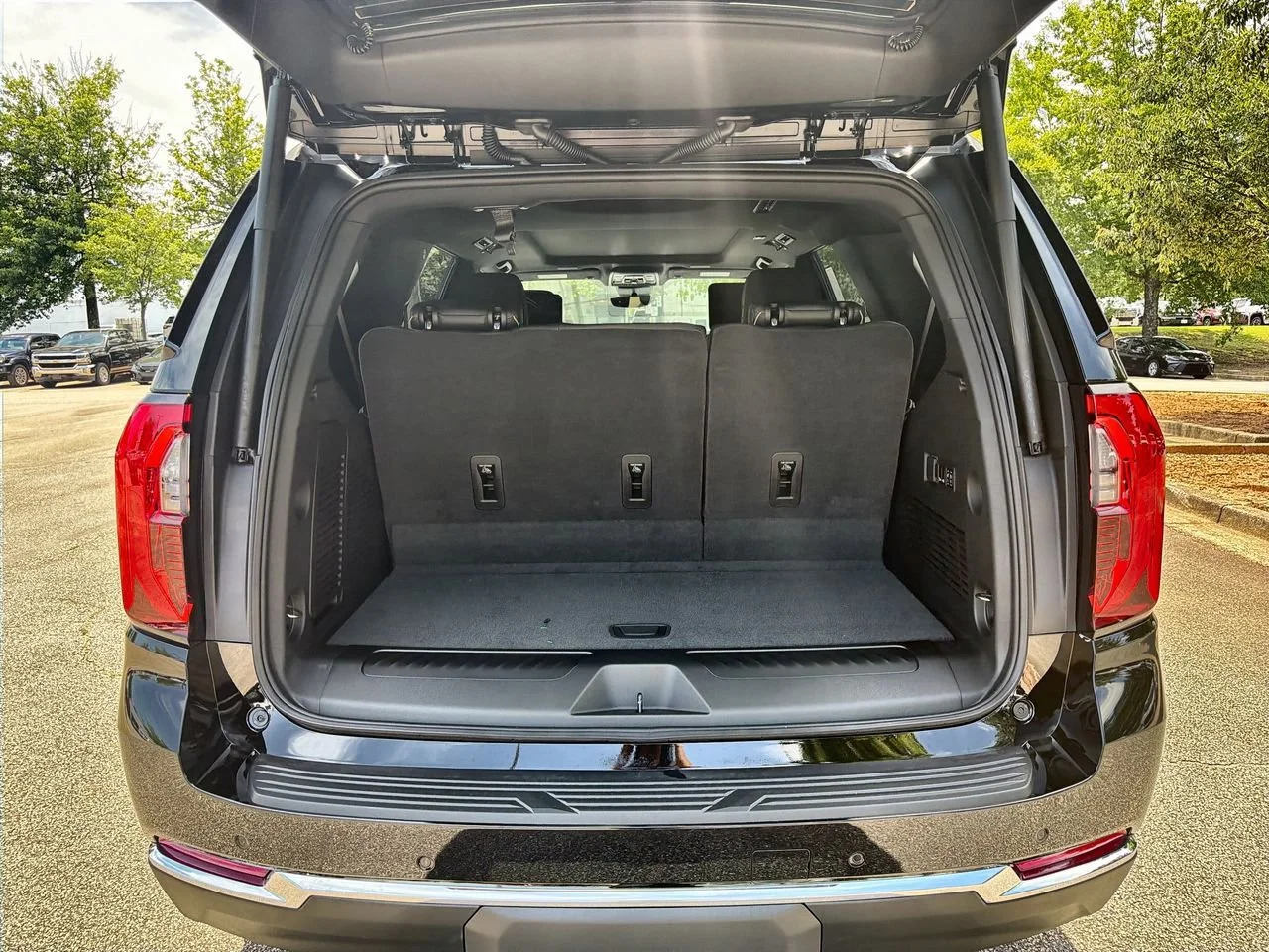 New 2026 Onyx Black GMC Elevation image 21