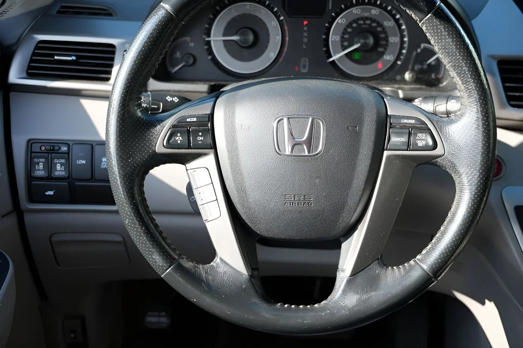 Used 2016 Silver Honda EX-L image 16