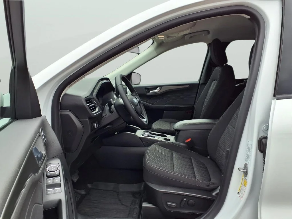 Used 2023 White Ford Active image 14