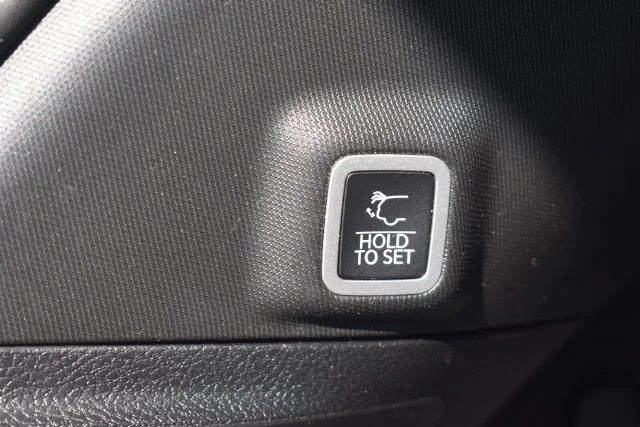 Used 2023 White Jeep Limited image 20