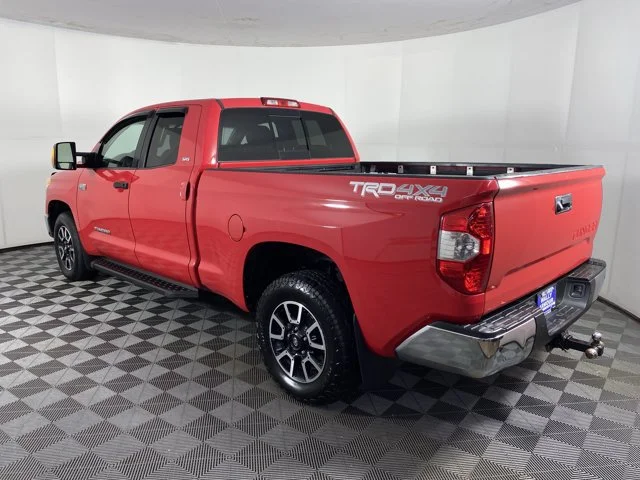 Used 2014 Red Toyota SR5 image 7