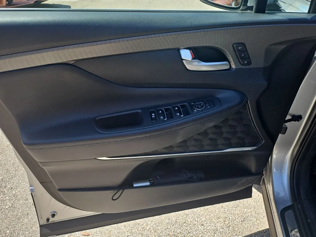 Used 2020 Silver Hyundai Limited image 19