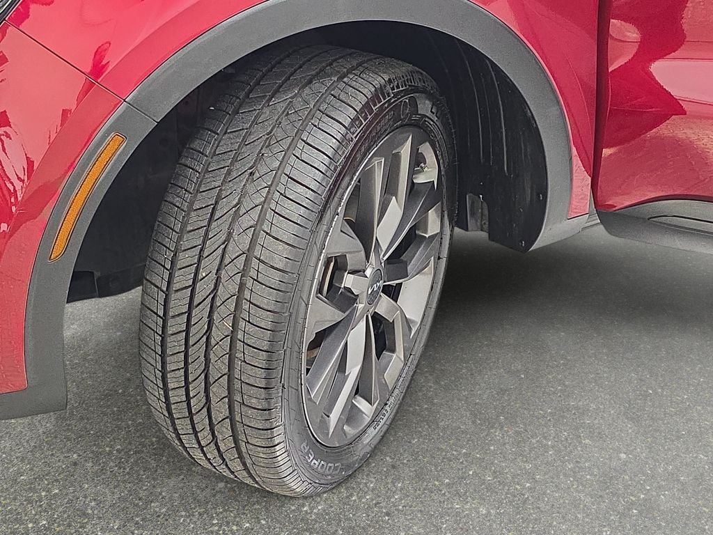 Used 2022 Passion Red Tintcoat Kia X-Line EX image 32