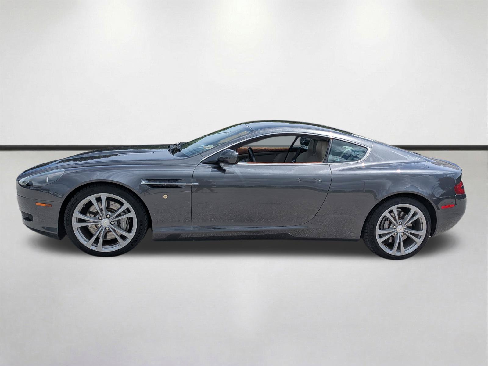Used 2005 Snow Shadow Gray Aston Martin Base image 10