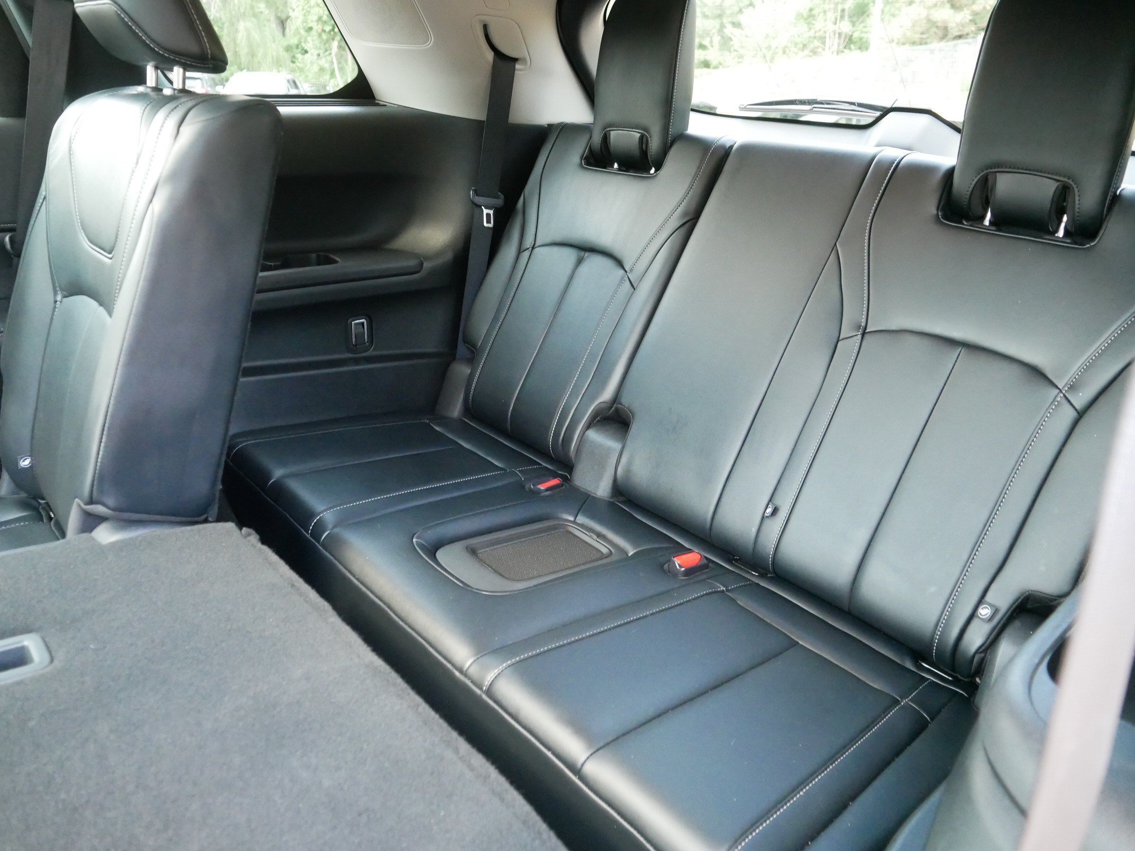 Used 2023 Majestic White INFINITI LUXE image 36