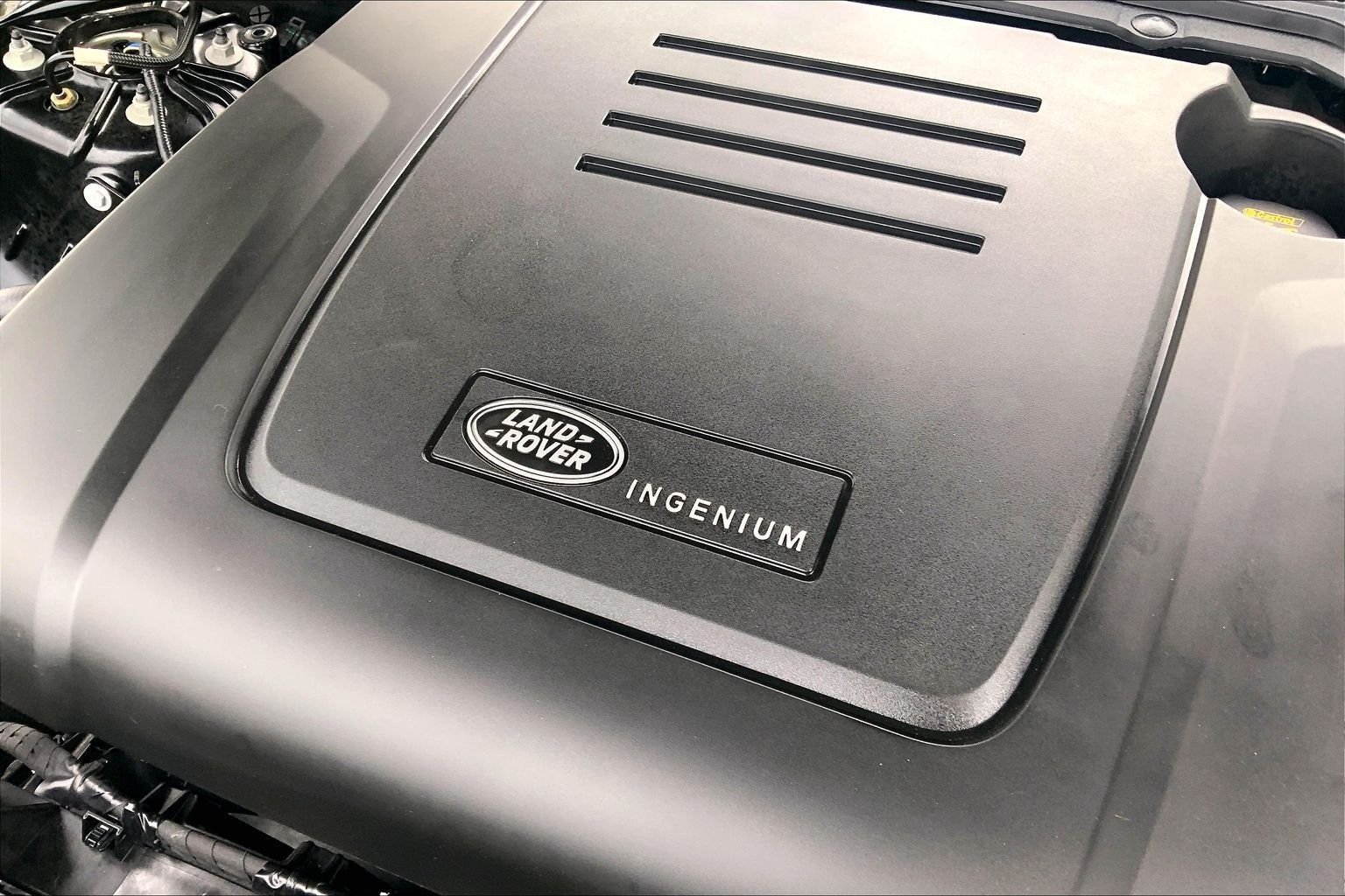 Certified Used 2025 Santorini Black Metallic Land Rover Dynamic SE image 32