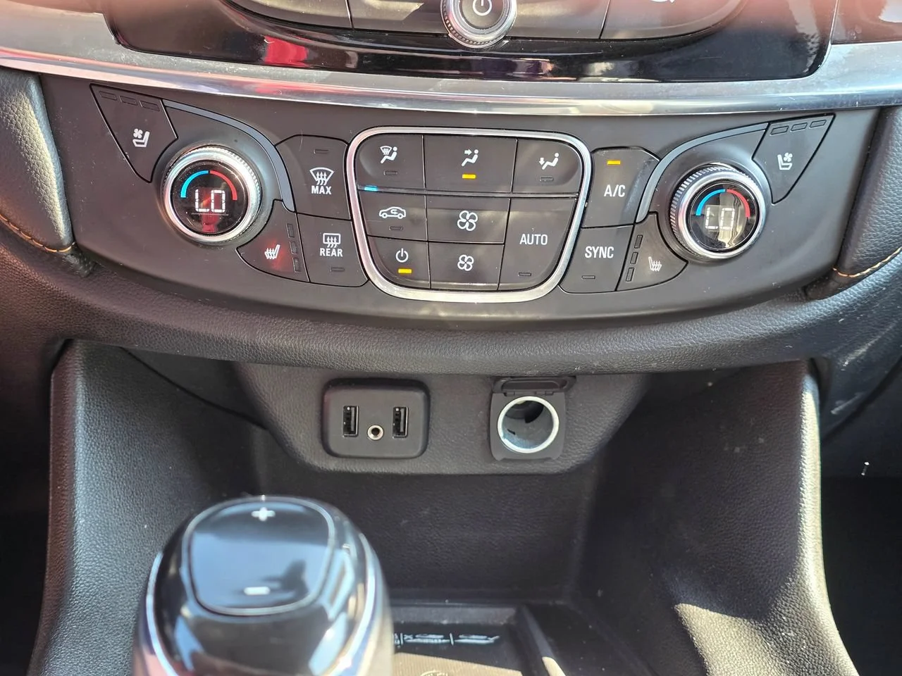 Used 2018 Summit White Chevrolet Premier image 19