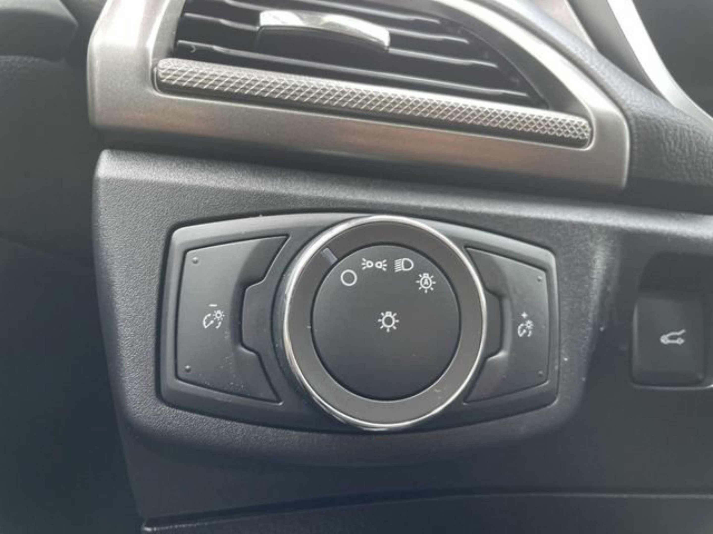 Used 2017 Ingot Silver Ford S image 22