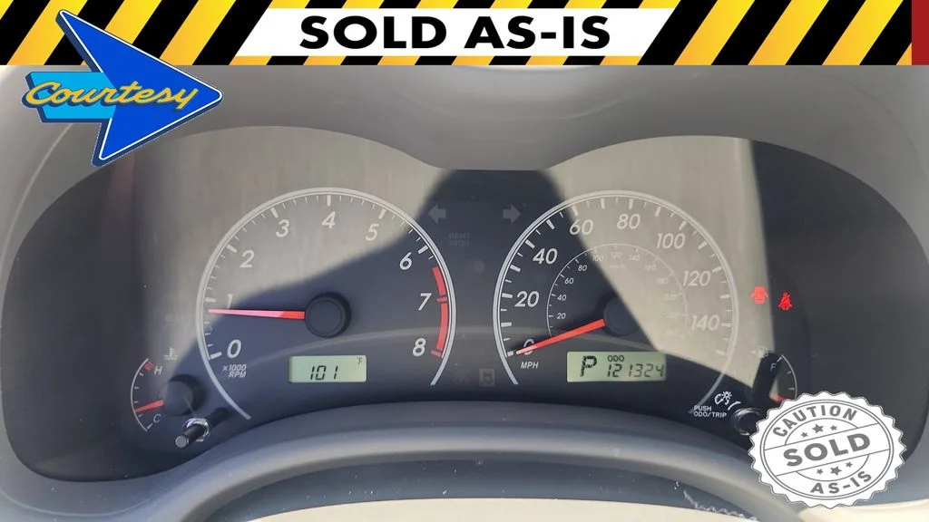Used 2010 Silver Toyota LE image 12