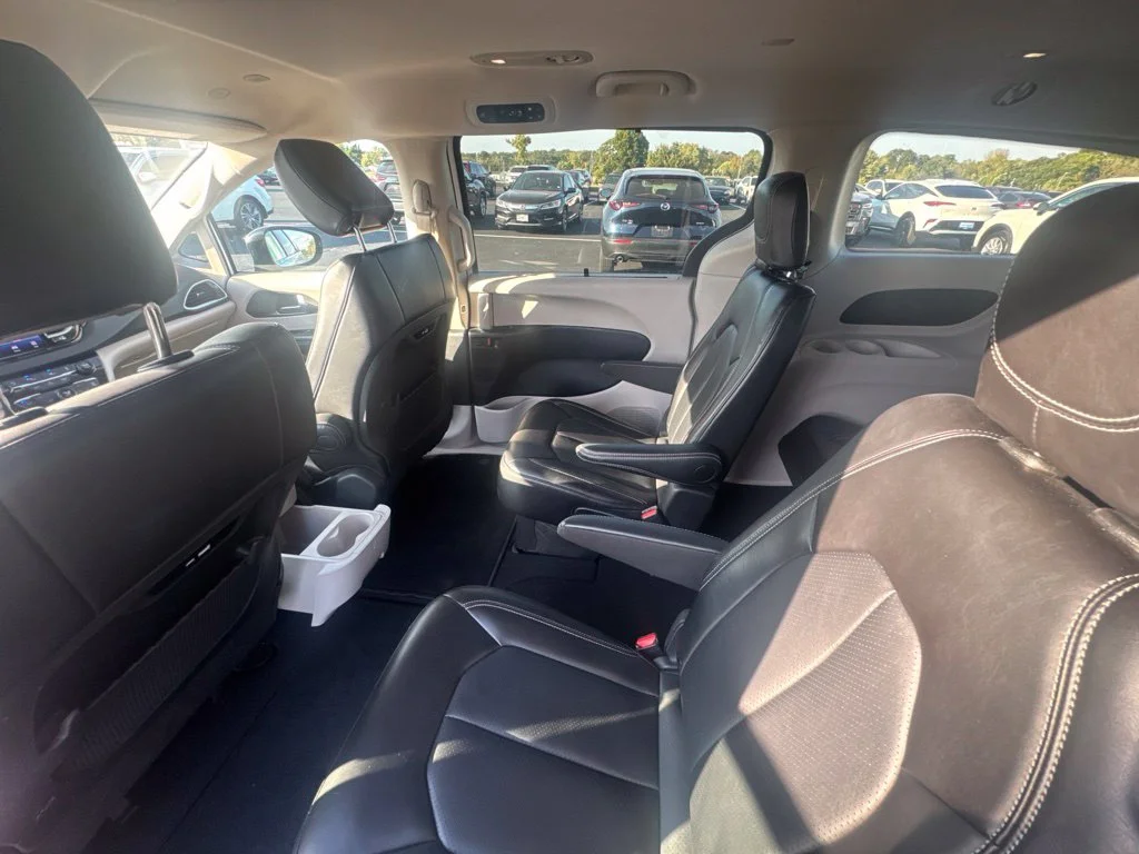 Used 2024 White Chrysler Touring L image 25