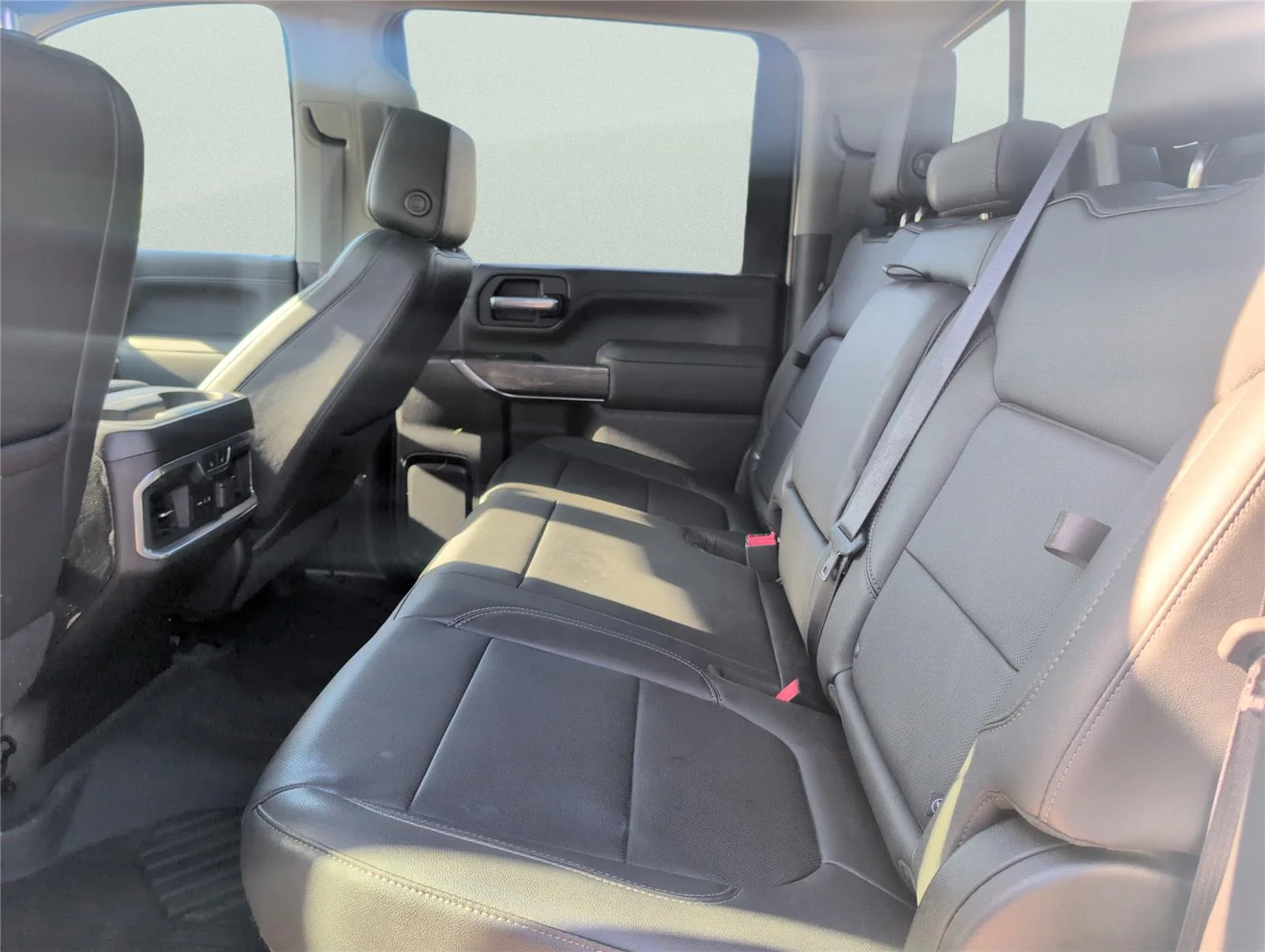 Used 2022 Summit White Chevrolet LTZ image 31