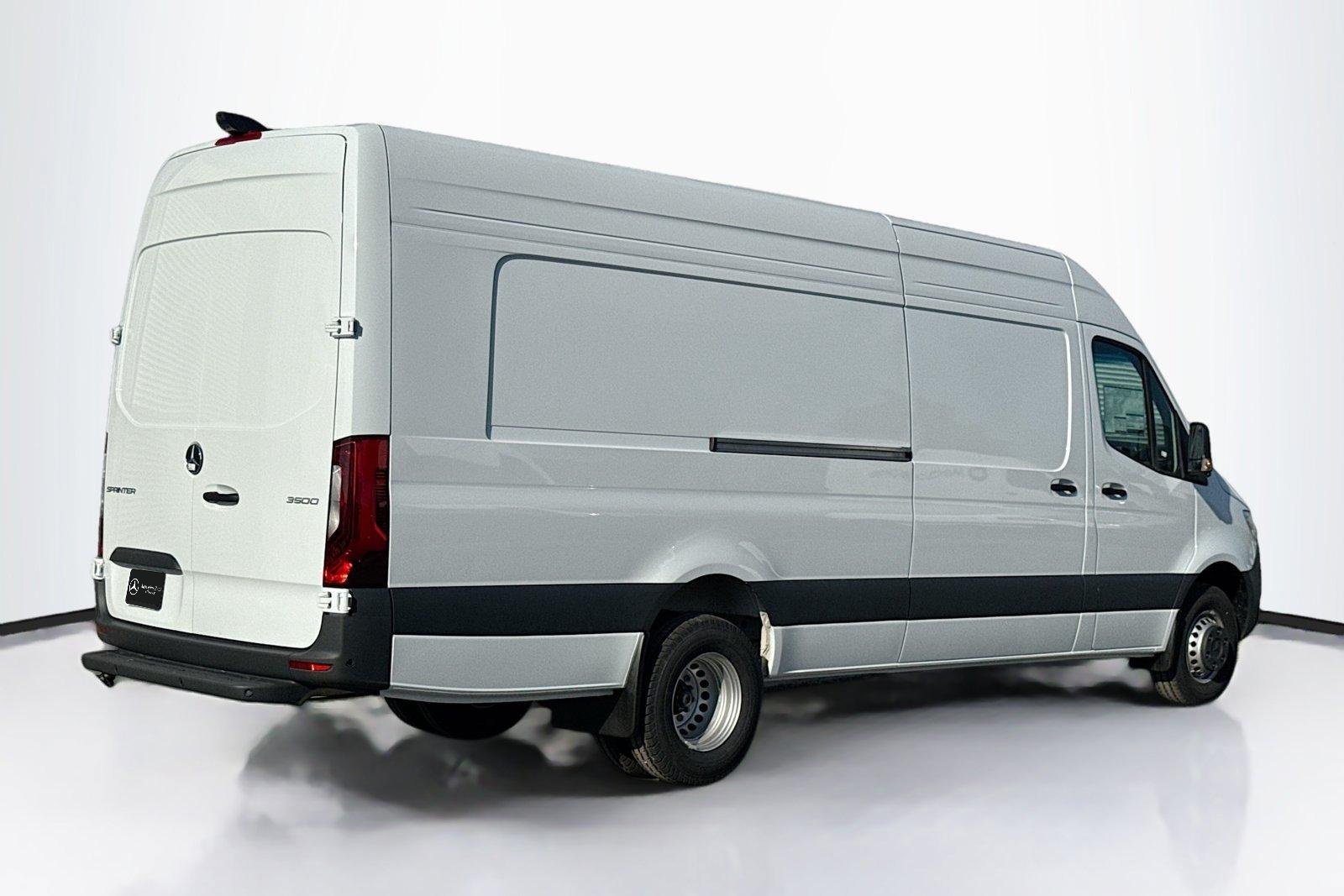 New 2026 Arctic White Mercedes-Benz  image 5