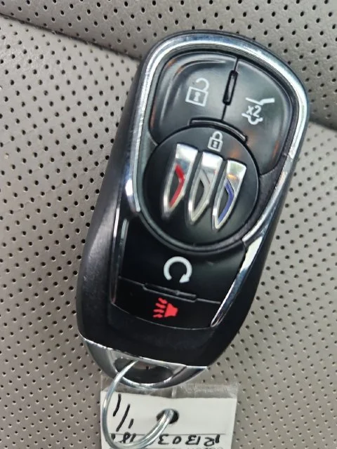 Used 2024 White Frost Tricoat Buick Avenir image 30
