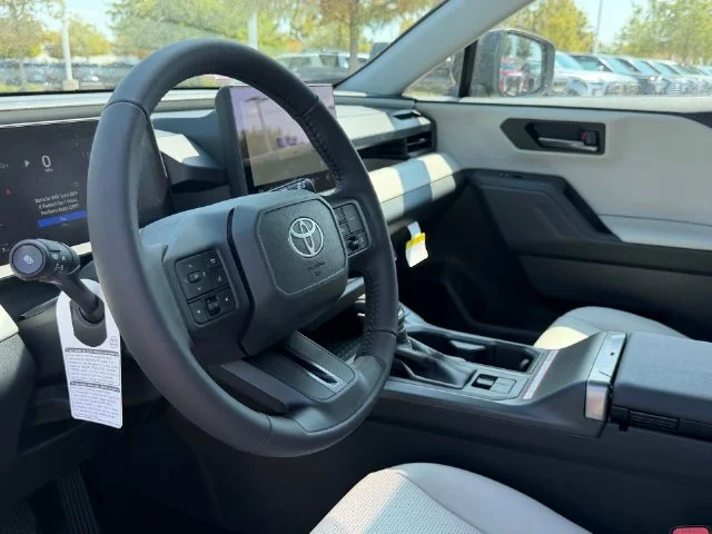 New 2026 Cloud Toyota XLE Premium image 7