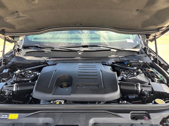 Certified Used 2025 Gray Land Rover Dynamic SE image 19
