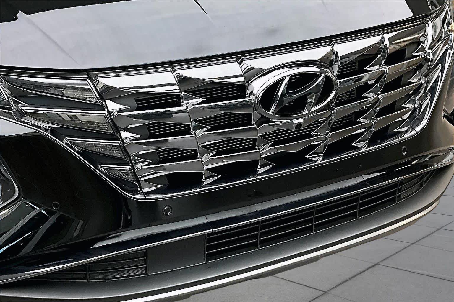 Used 2024 Black Pearl Hyundai Limited image 30