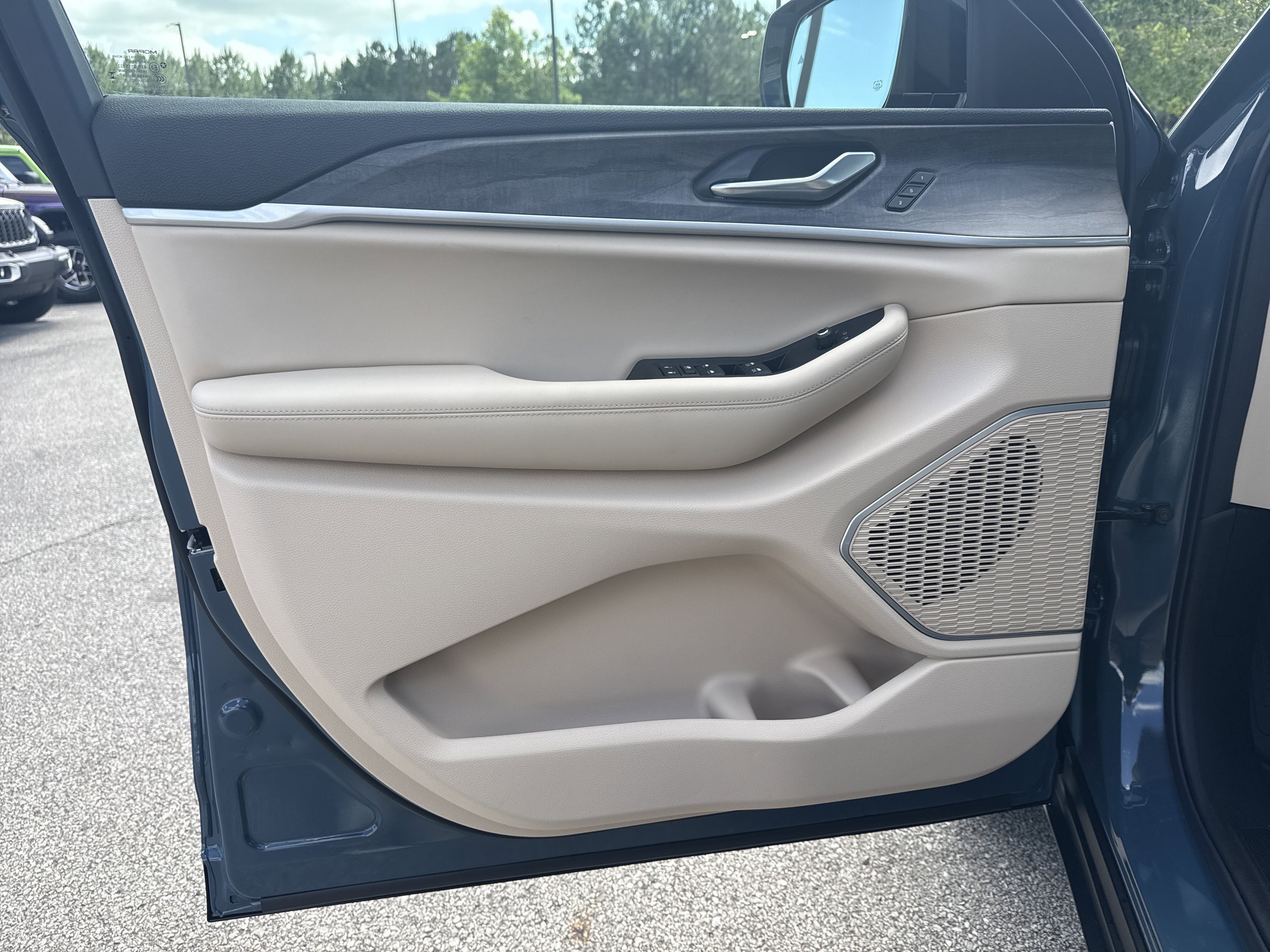 New 2026 Steel Blue Exterior Paint Jeep Limited image 11