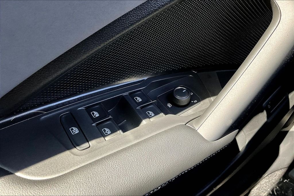 New 2026 Black Volkswagen 2.0T SE image 14