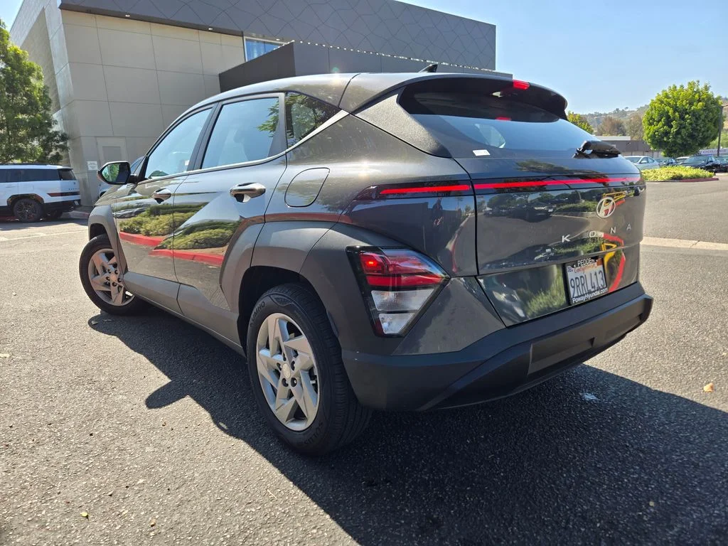 Used 2026 Gray Hyundai SE image 5