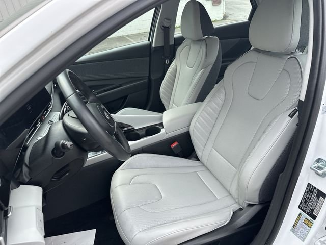 Used 2025 White Hyundai Limited image 15