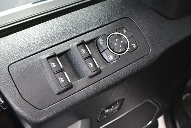 Used 2017 White Ford Platinum image 19