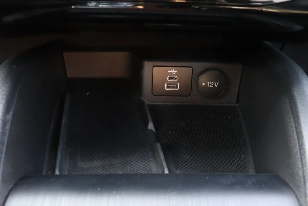 New 2025 Agate Black Metallic Ford ST-Line Select image 18