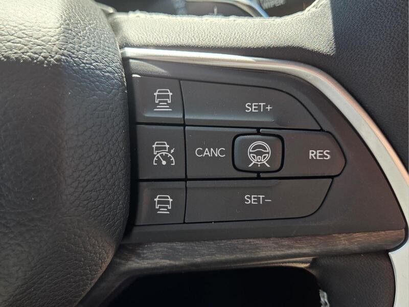 New 2027 High Gloss Black Jeep LAREDO ALTITUDE 4X4 *LTD AVAIL* image 33