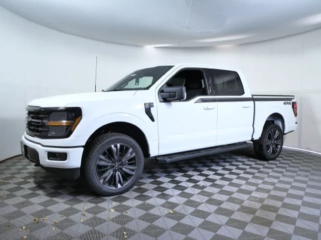 New 2026 Oxford White Ford XLT image 2