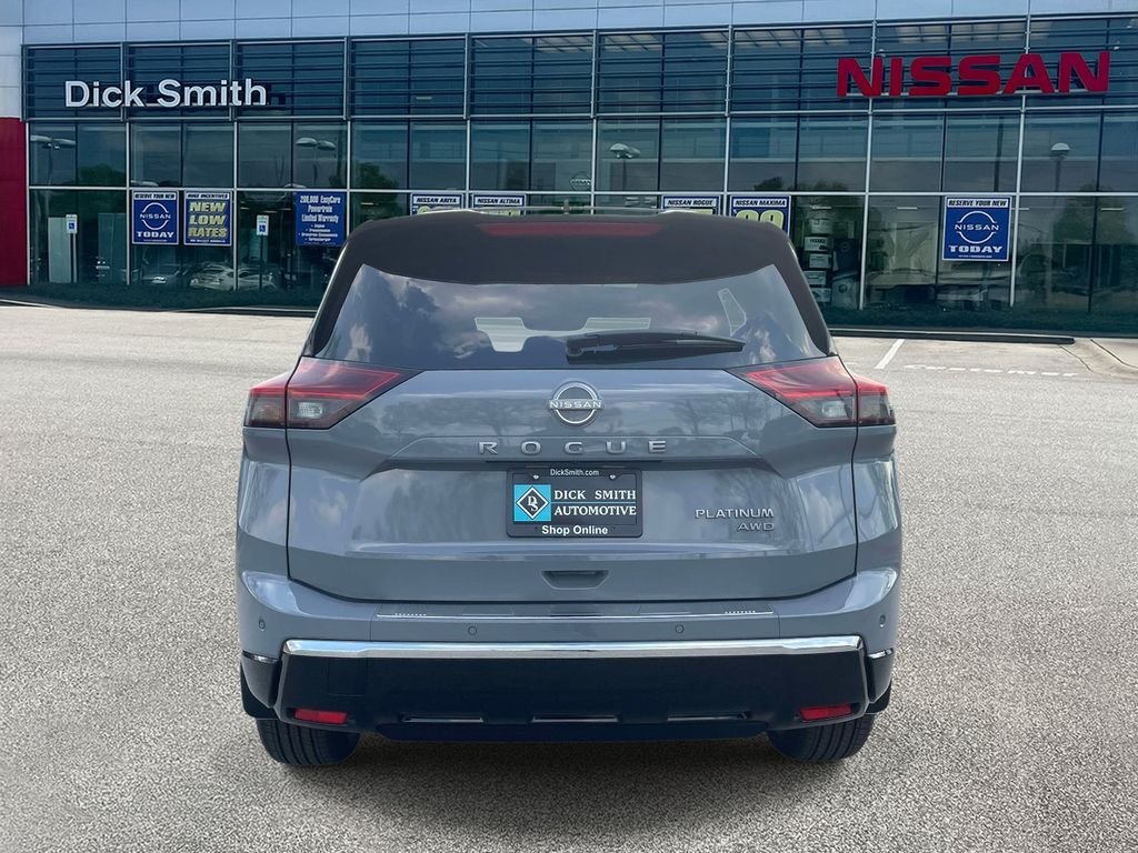 New 2026 Boulder Gray Pearl / Super Black Two-tone Nissan Platinum image 5
