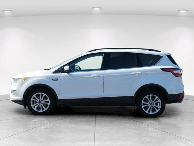 Used 2018 White Ford SE image 3