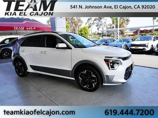 New 2026 White Kia Wave image 10