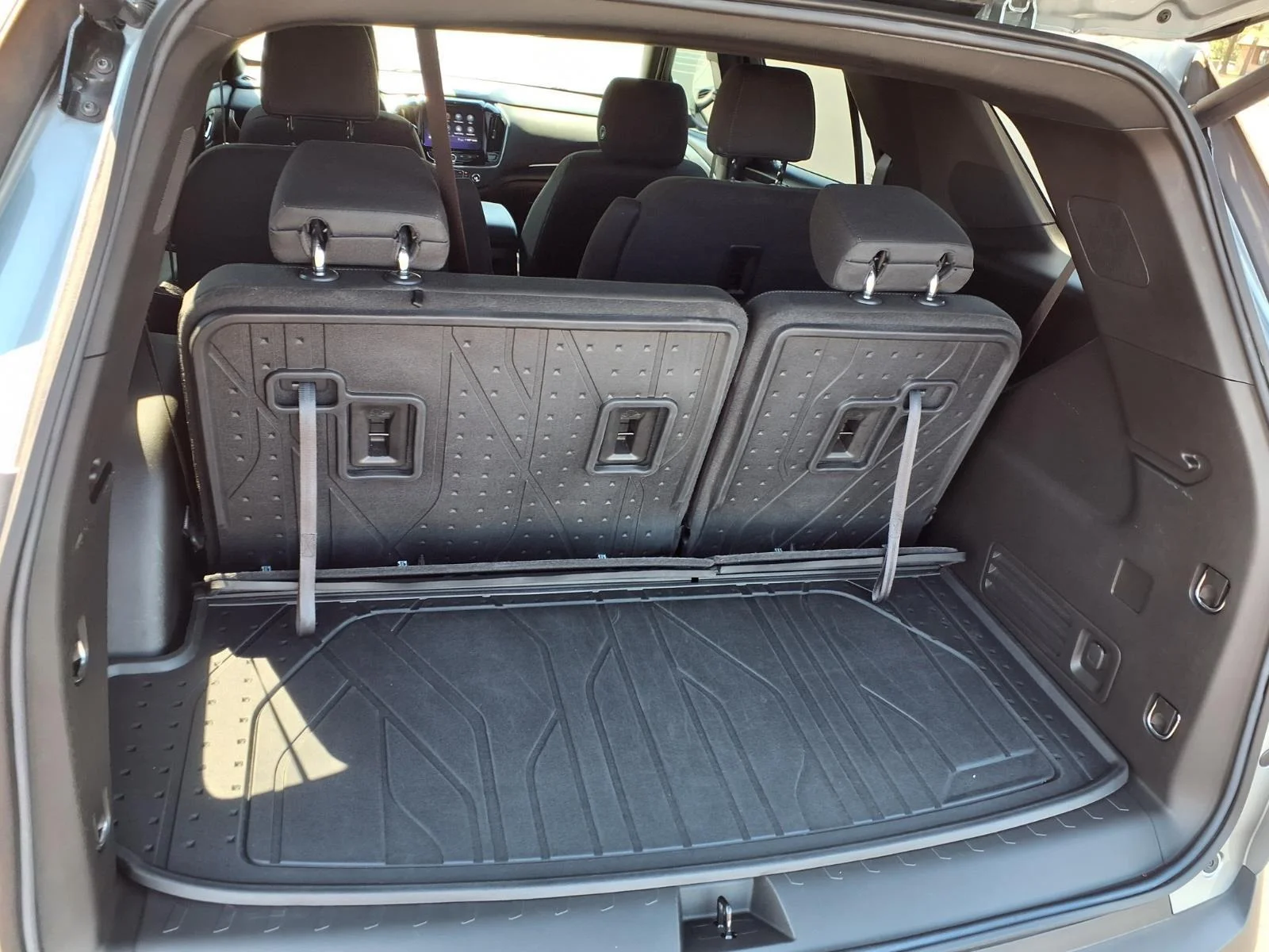 Used 2023 Sterling Gray Metallic Chevrolet LT Cloth image 29
