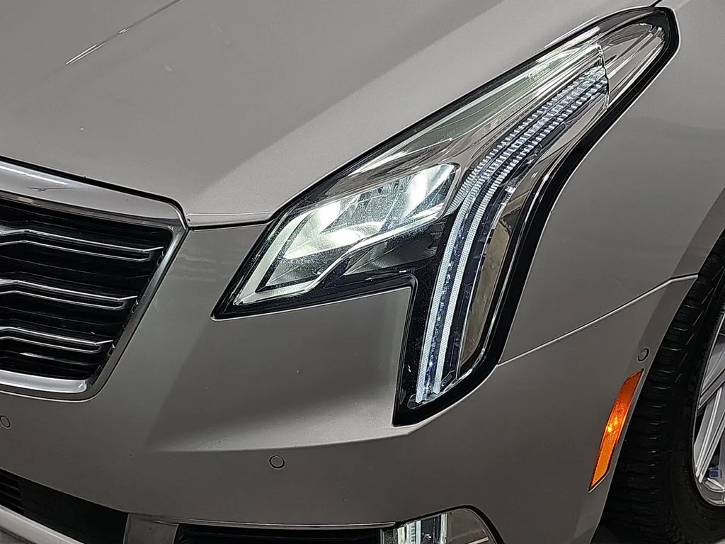 Used 2018 Silver Cadillac Luxury image 33