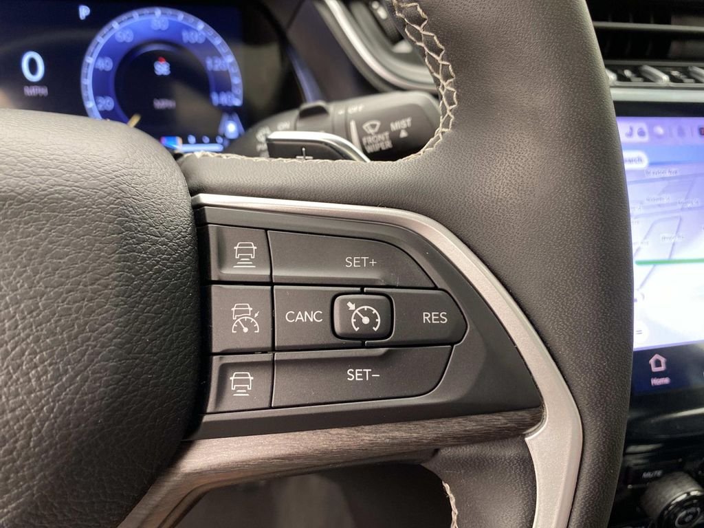 Used 2023 Silver Jeep Limited image 20
