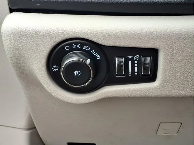 Used 2024 Black Chrysler Touring L image 15