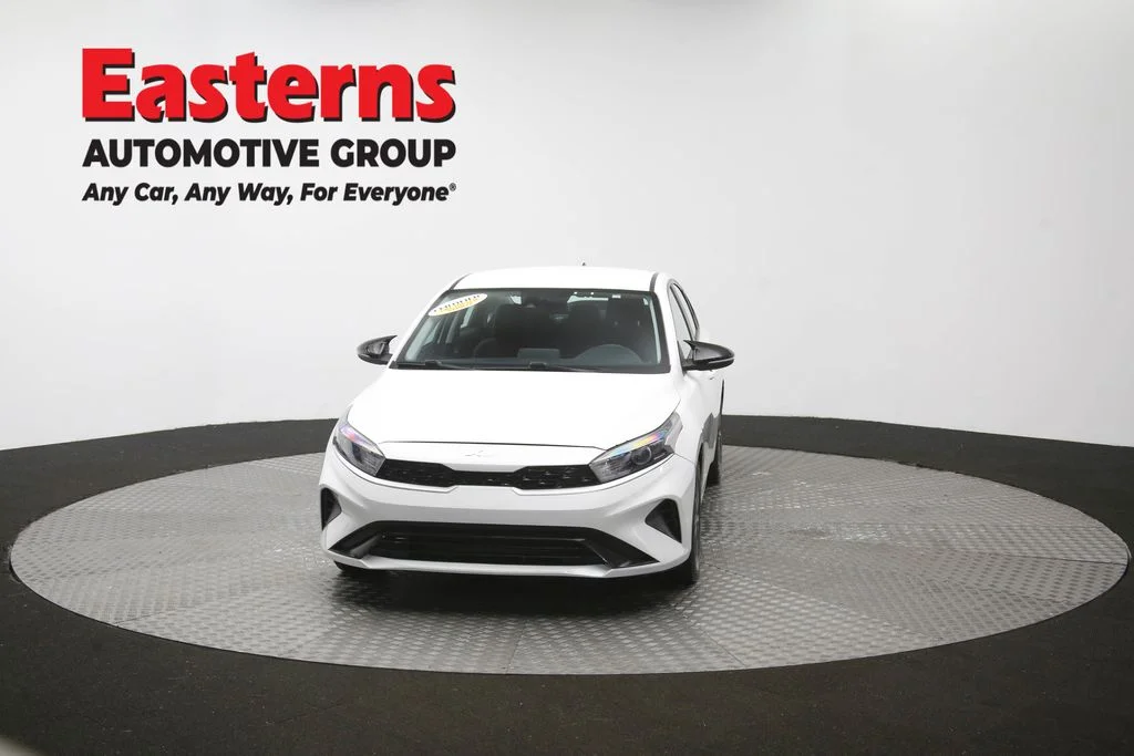 Used 2022 White Kia LXS image 52